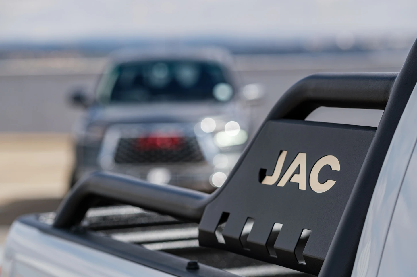 JAC T8 — detail 4